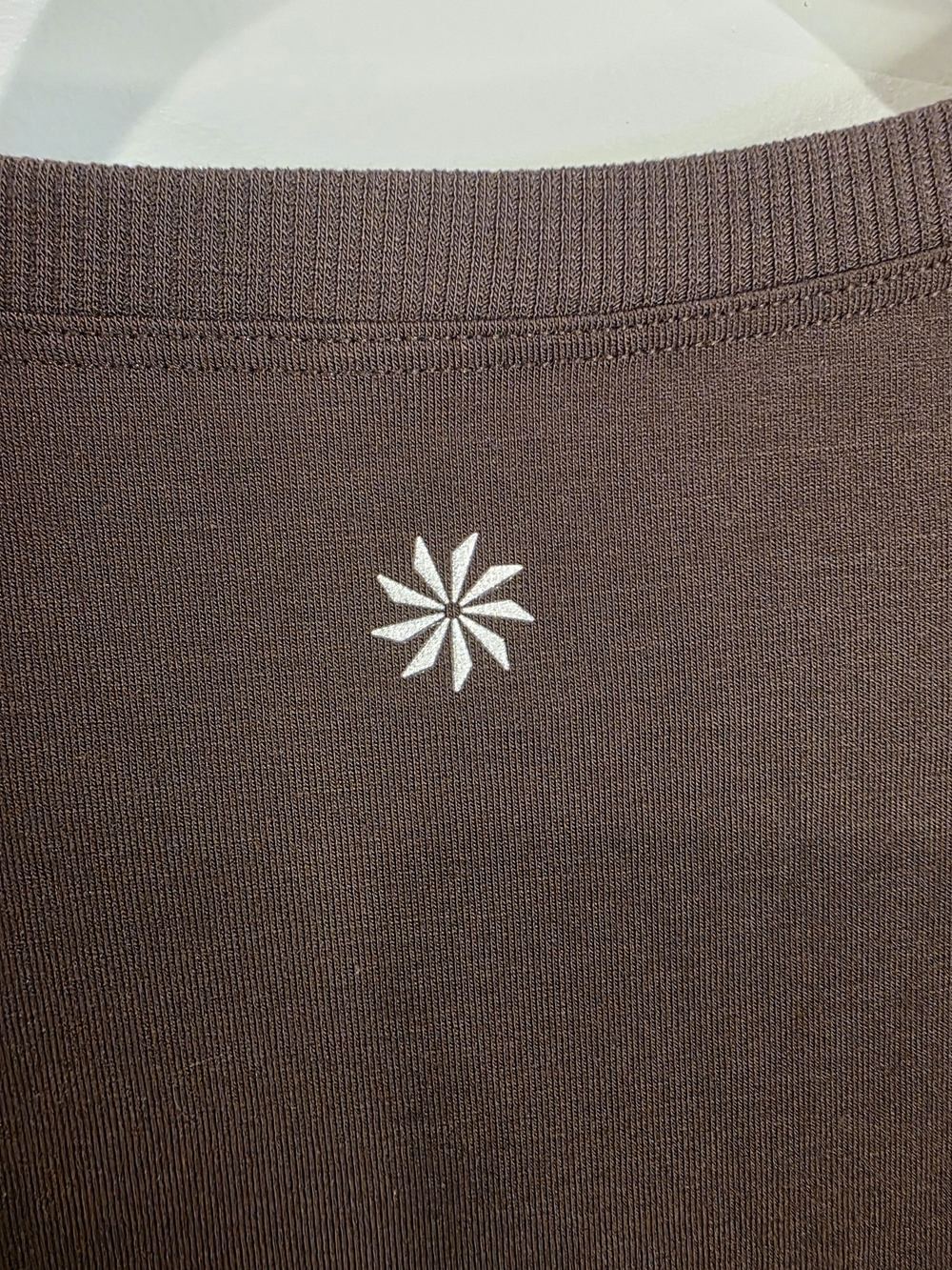 Athleta Ease In Hybrid Tee - Picture 4 of 5